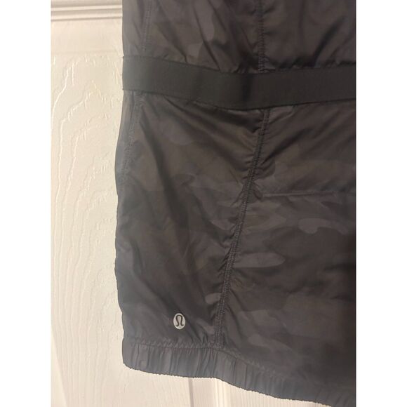 Lululemon Spring Fling Puffy Vest Lotus Camo Black Women's 6 - Picture 2 of 8